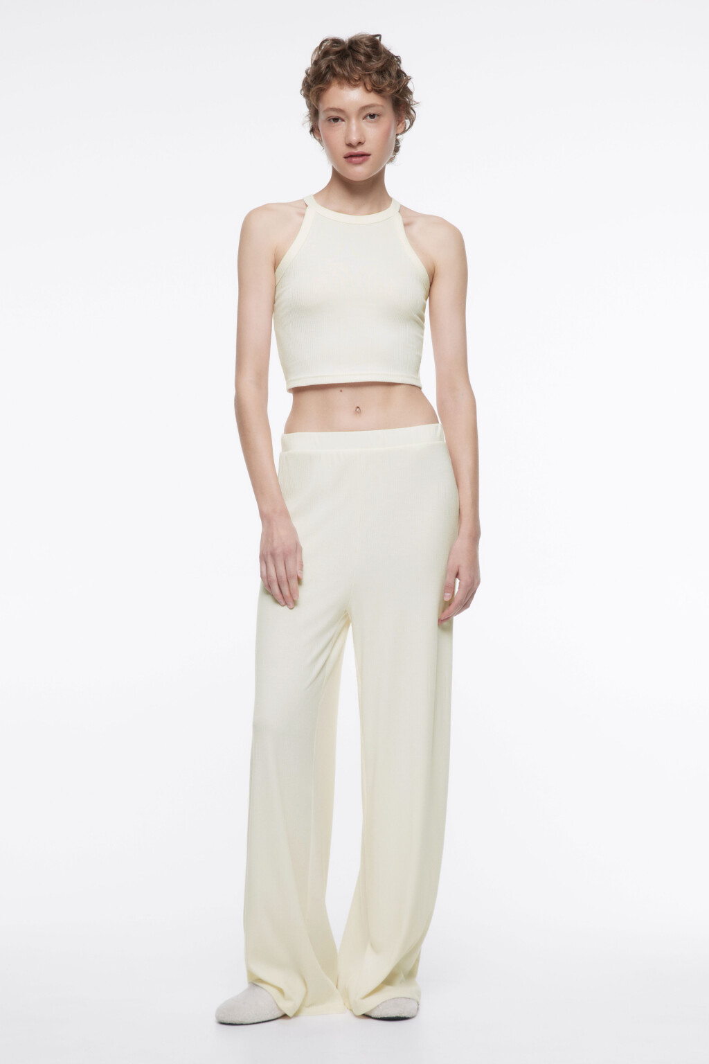 Брюки домашние широкие в рубчик с поясом-резинкой - цвет белый - 4