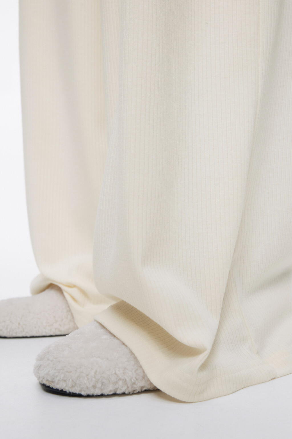 Брюки домашние широкие в рубчик с поясом-резинкой - цвет белый - 7