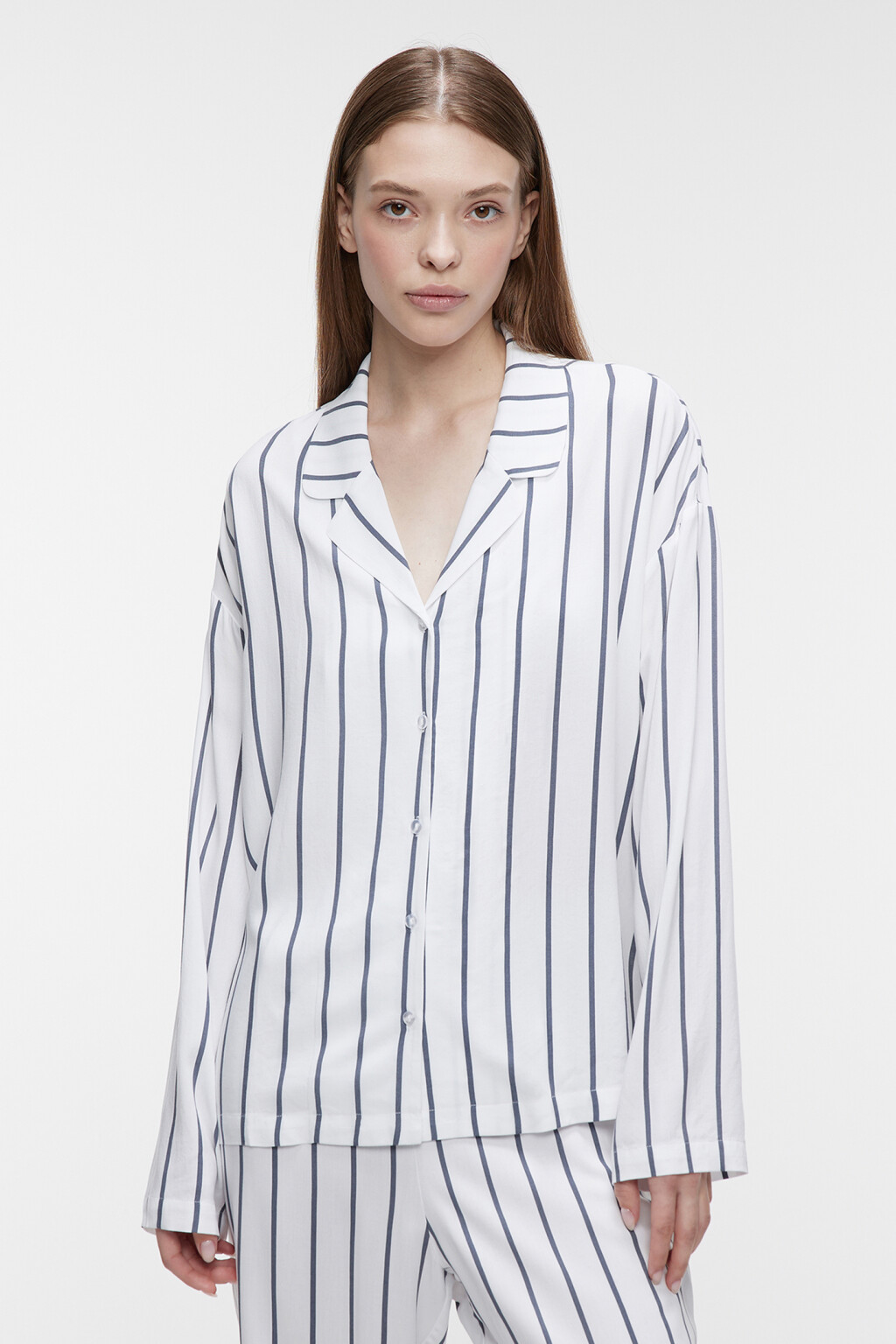 Блузка домашняя вискозная с длинными рукавами - цвет серый - 2