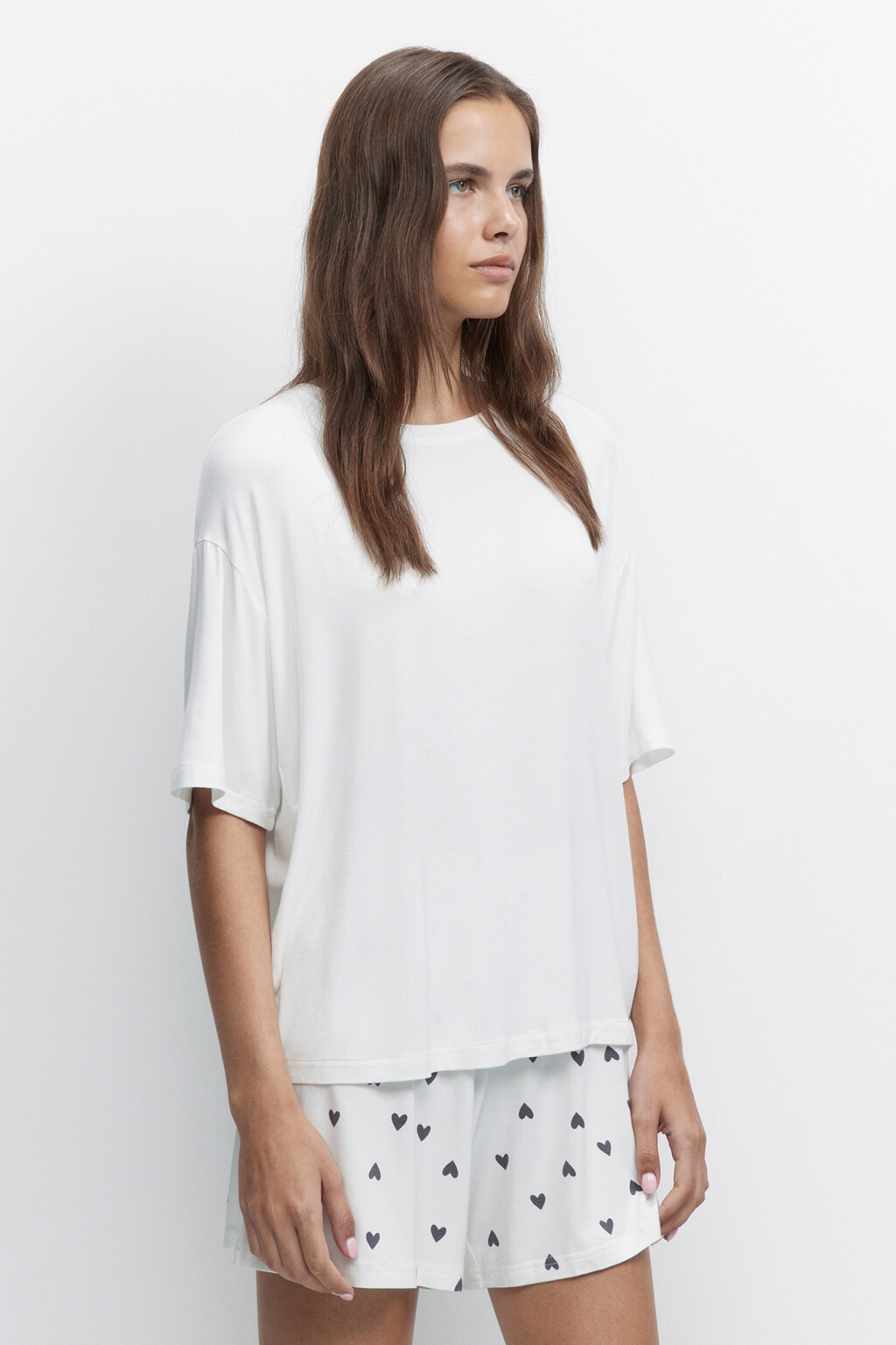 Футболка домашняя вискозная свободного кроя - цвет белый - 2