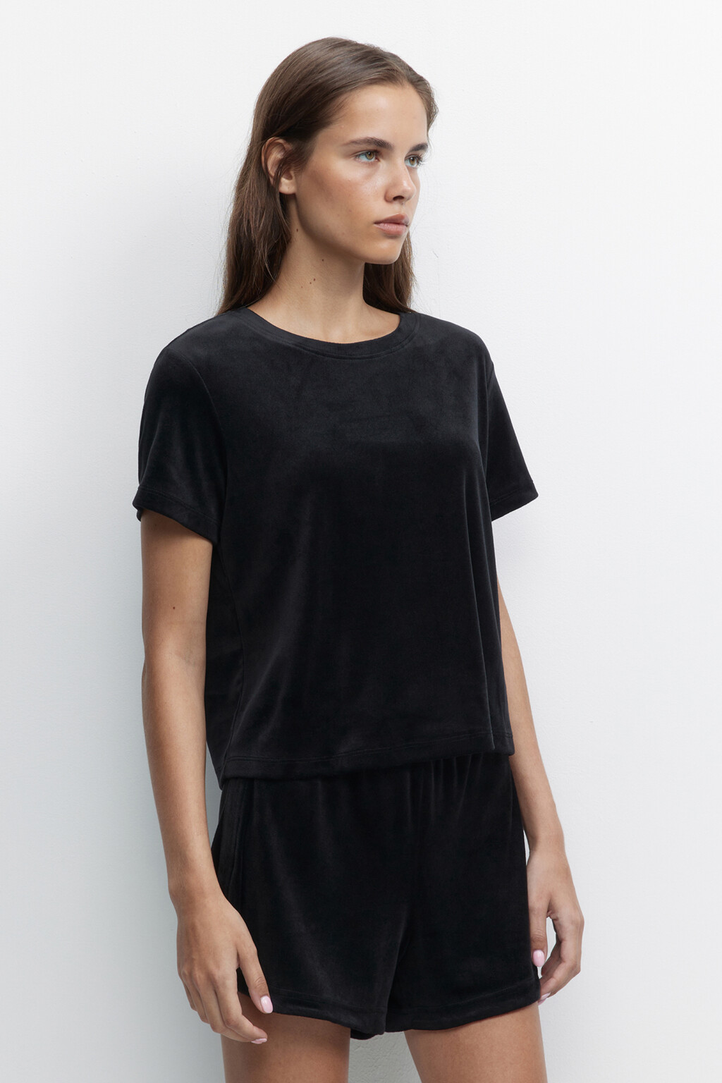 Футболка домашняя укороченная из бархатной ткани - цвет черный - 3