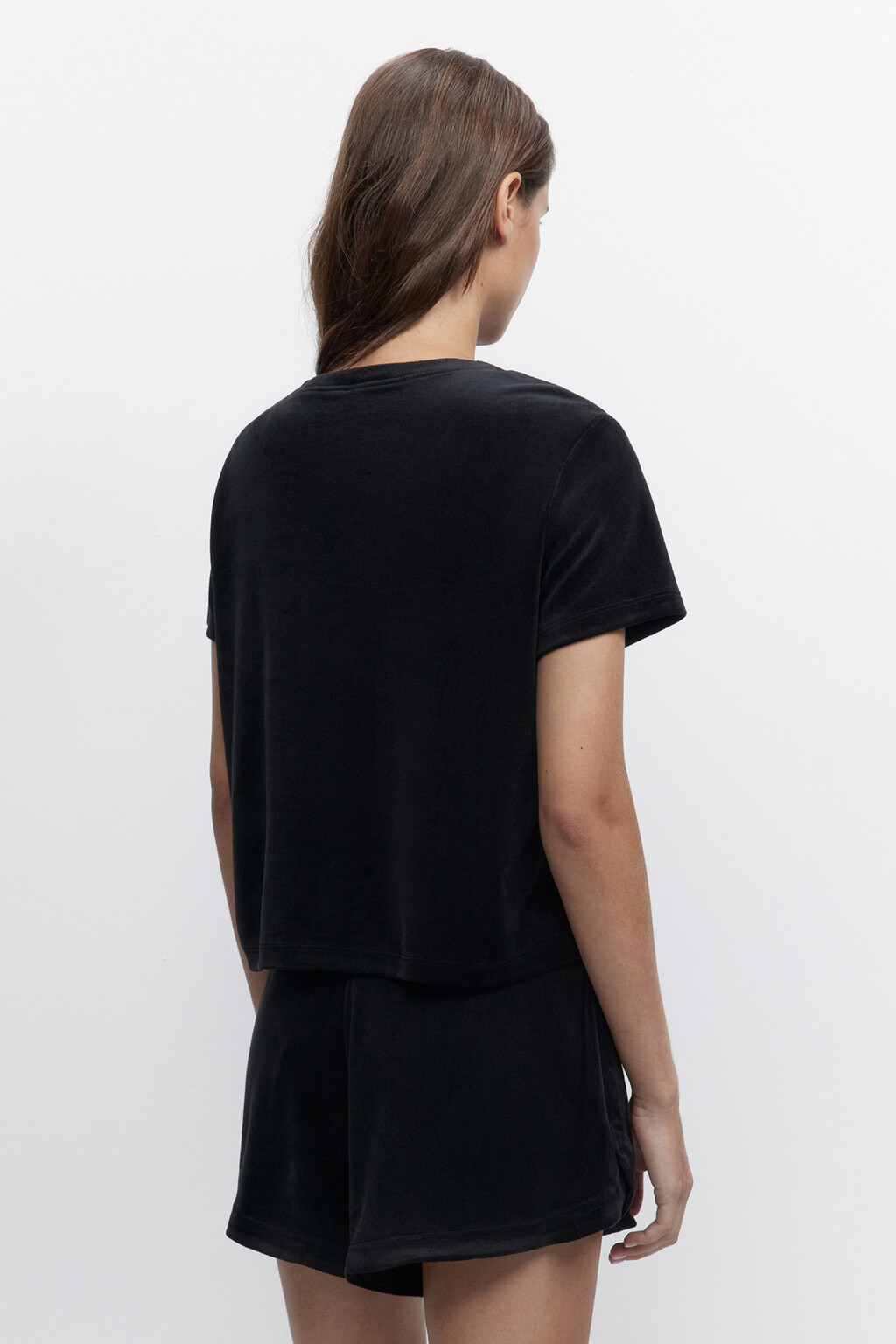 Футболка домашняя укороченная из бархатной ткани - цвет черный - 4