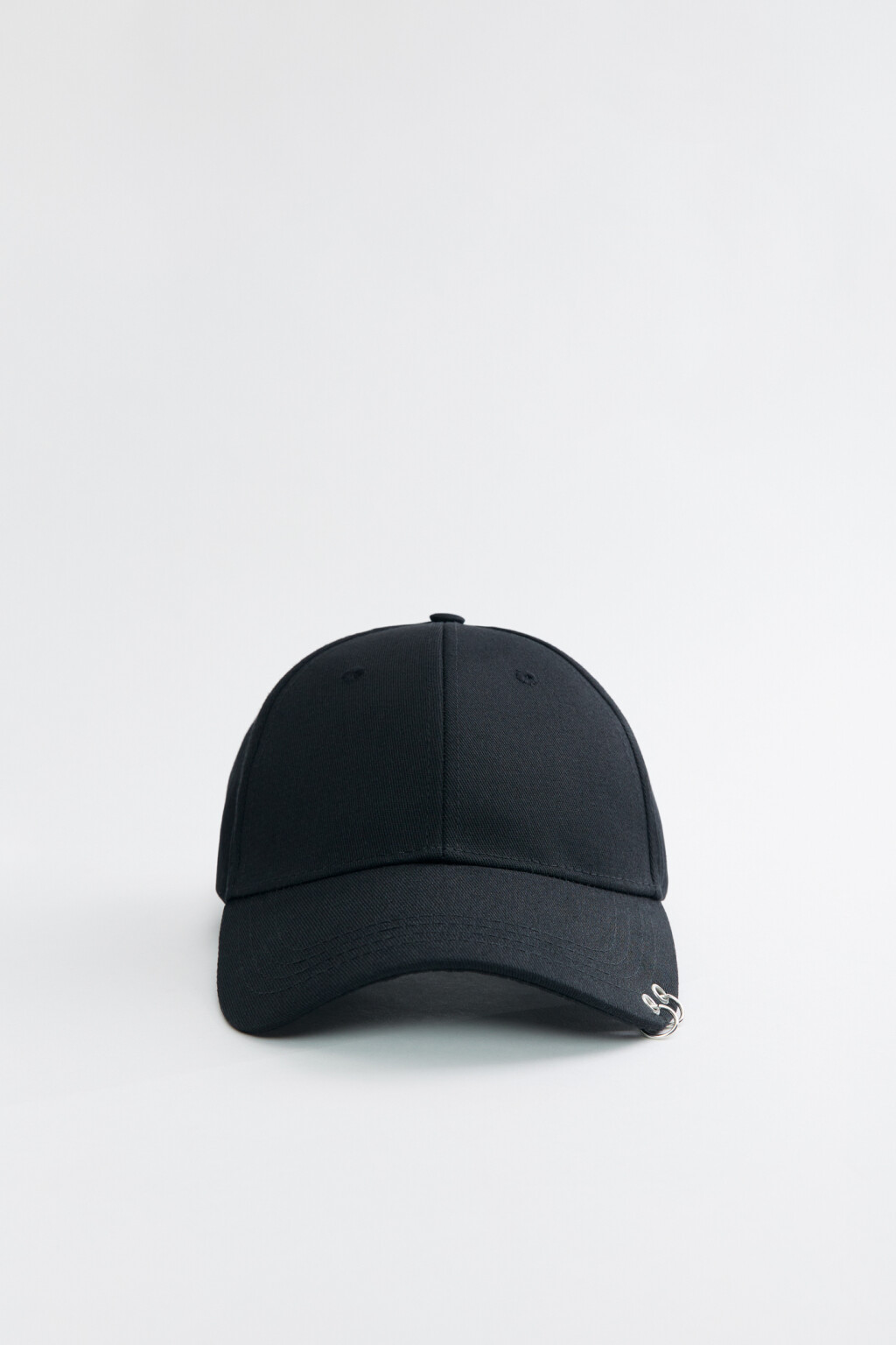 Бейсболка хлопковая с металлическим пирсингом - цвет черный - 1