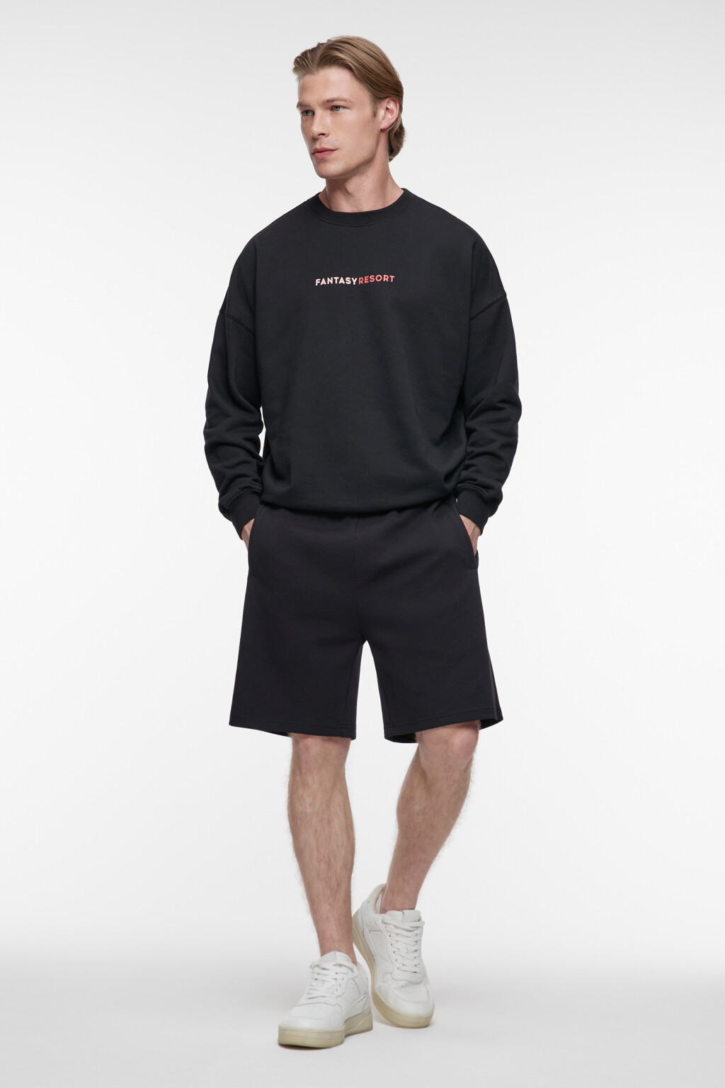 Свитшот прямой хлопковый с принтом и надписью - цвет черный - 1