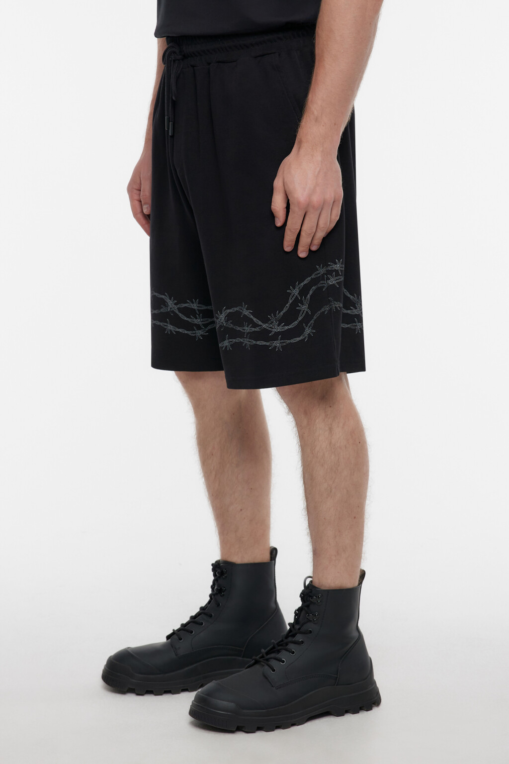 Шорты хлопковые с поясом на завязках и принтом - цвет черный - 2