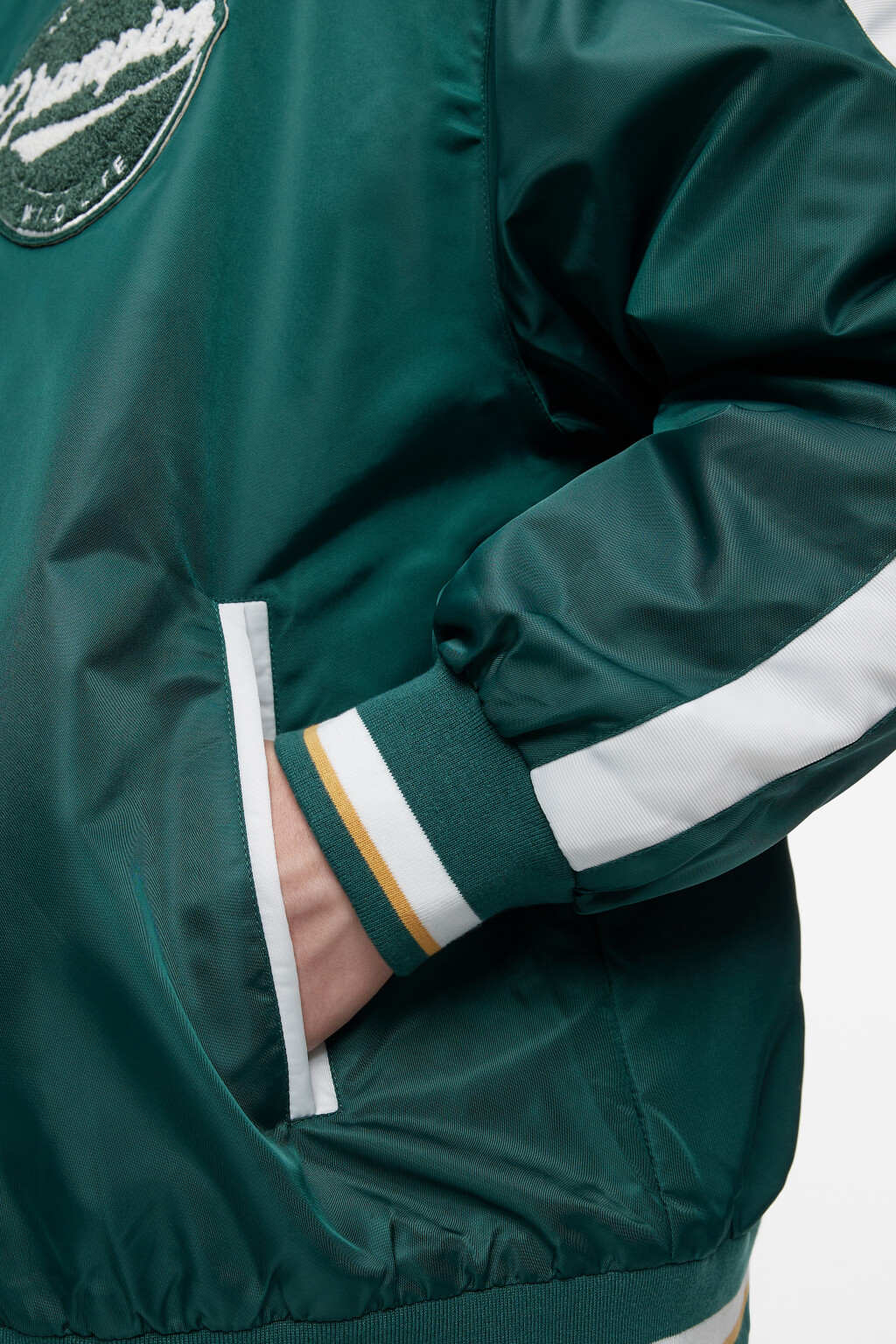 Куртка-бомбер утепленная в университетском стиле - цвет зеленый - 6