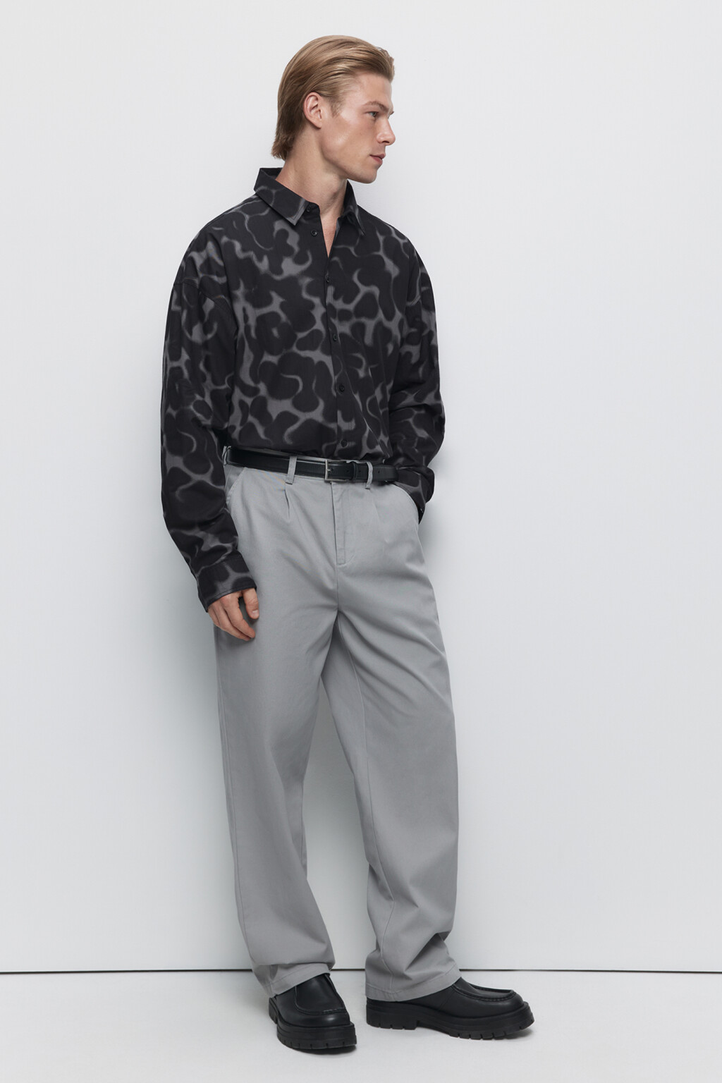 Брюки прямые костюмные из твиловой ткани - цвет серый - 5