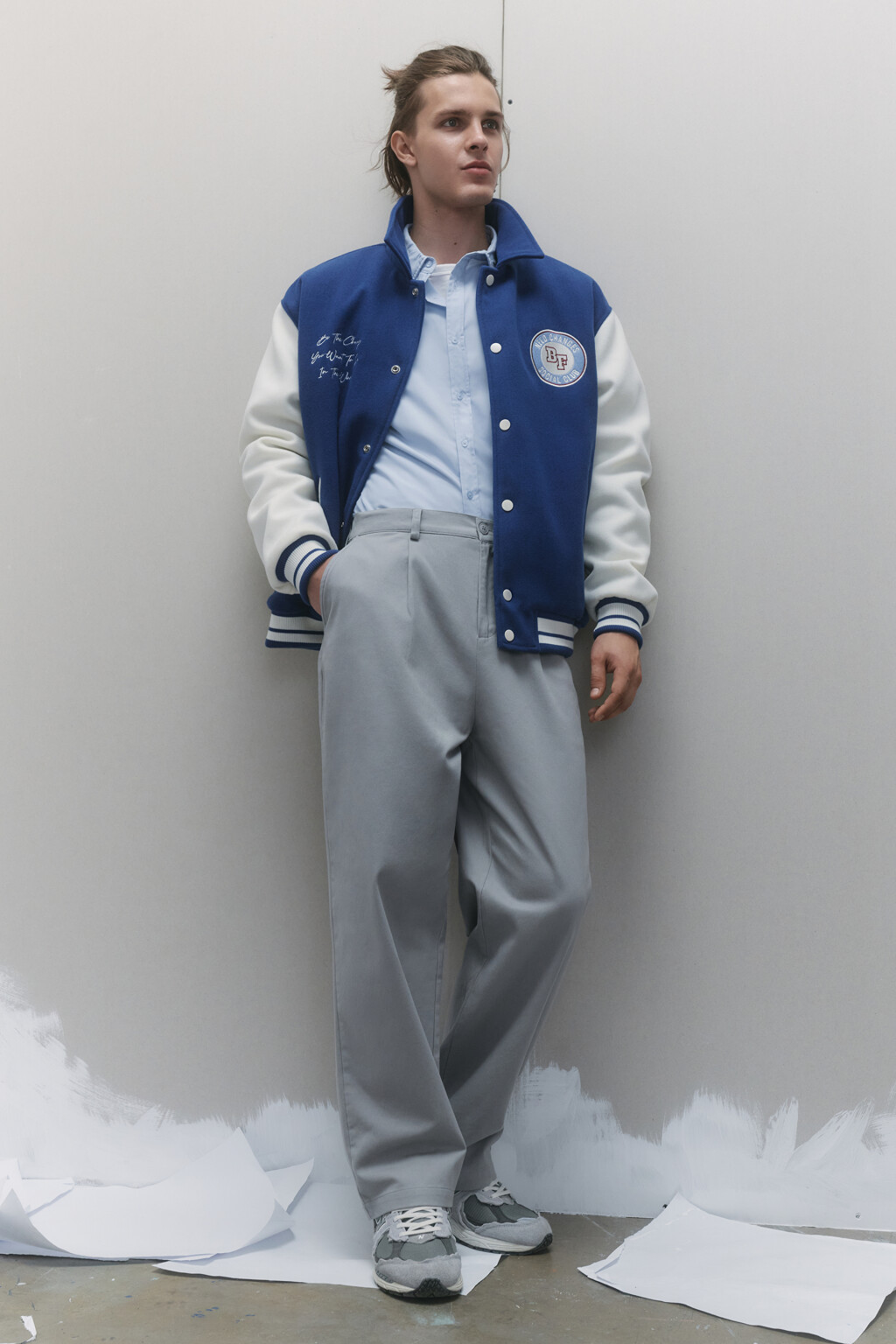 Брюки прямые костюмные из твиловой ткани - цвет серый - 1