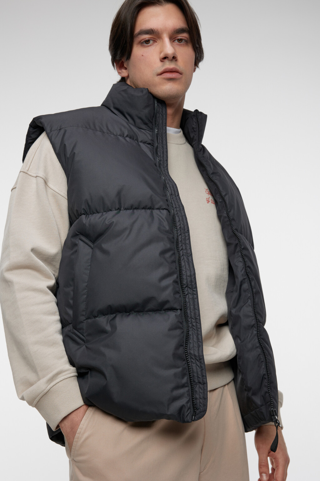 Жилет стеганый утепленный с воротником-стойкой - цвет черный - 8