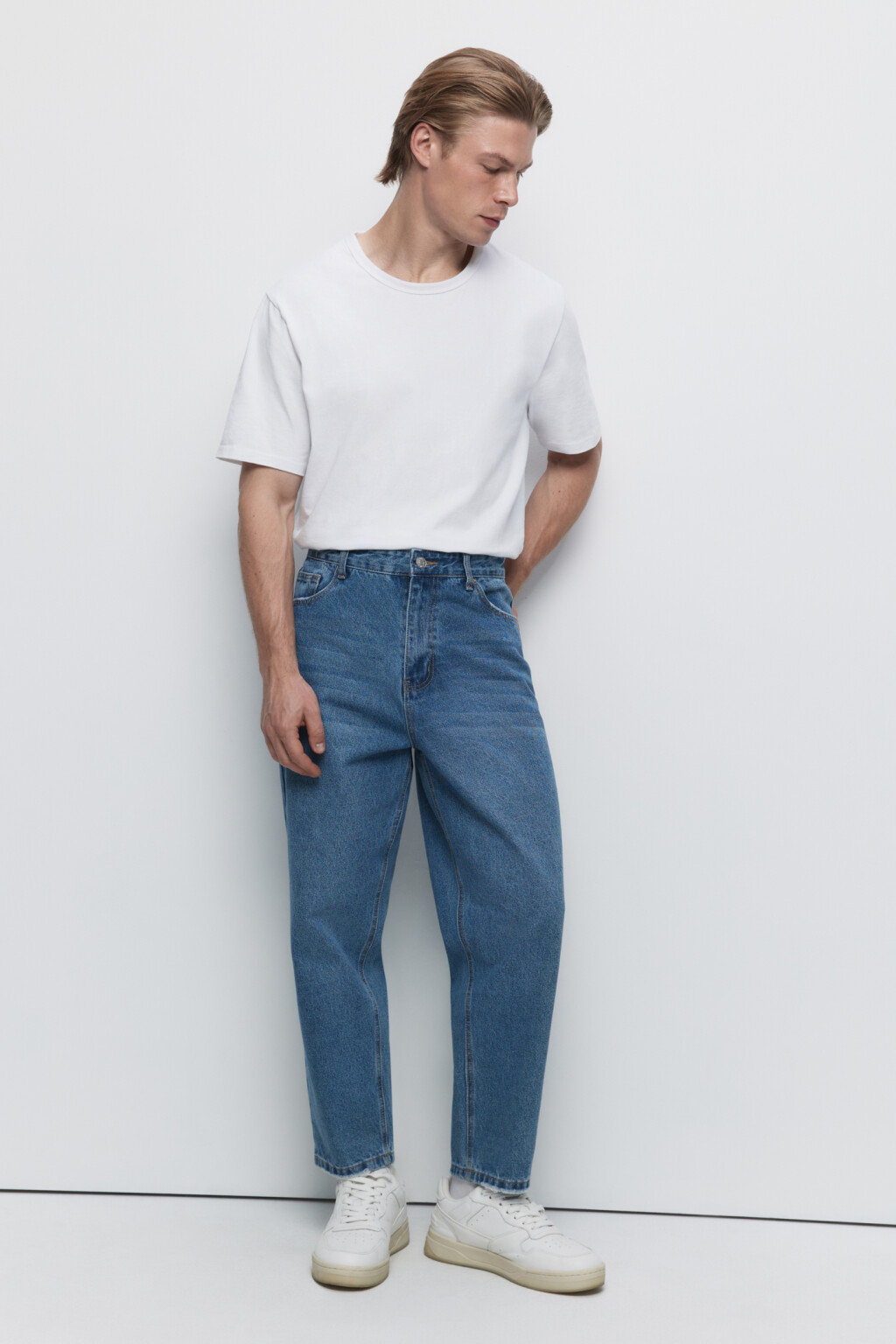 Джинсы-бананы широкие с вареным эффектом - цвет голубой - 1