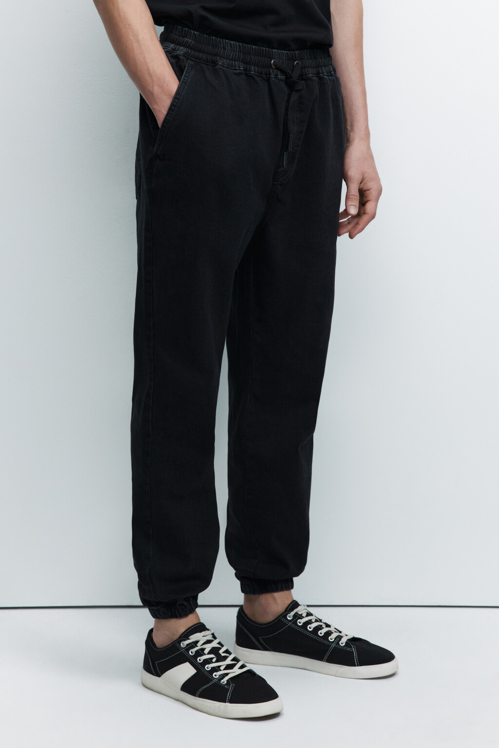 Джинсы-джоггеры вареные с поясом на завязках - цвет черный - 3