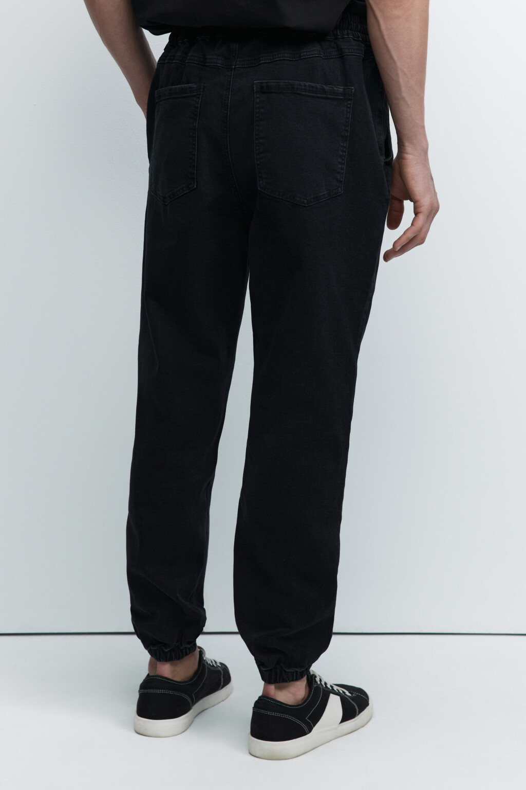 Джинсы-джоггеры вареные с поясом на завязках - цвет черный - 4