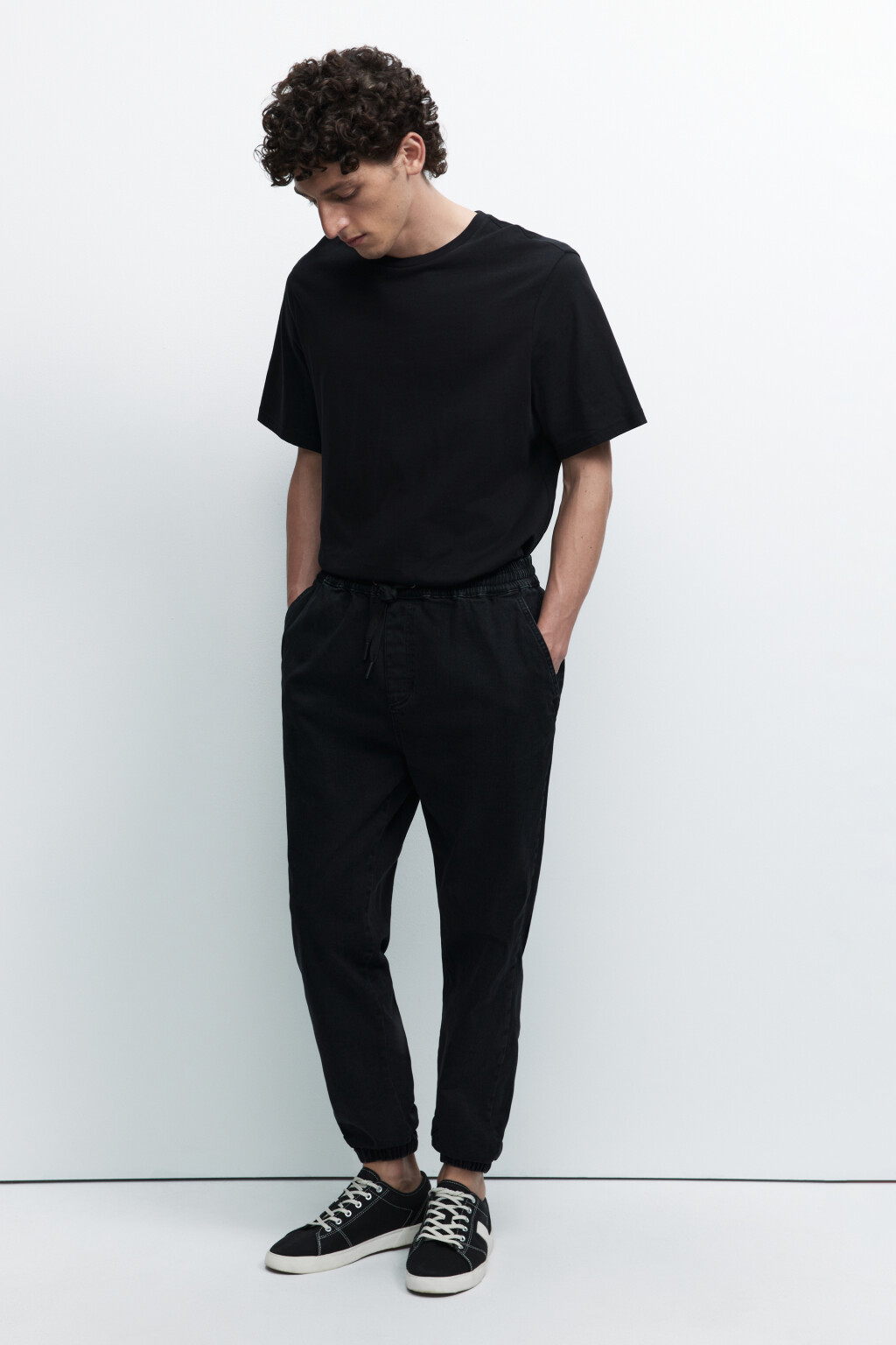 Джинсы-джоггеры вареные с поясом на завязках - цвет черный - 1