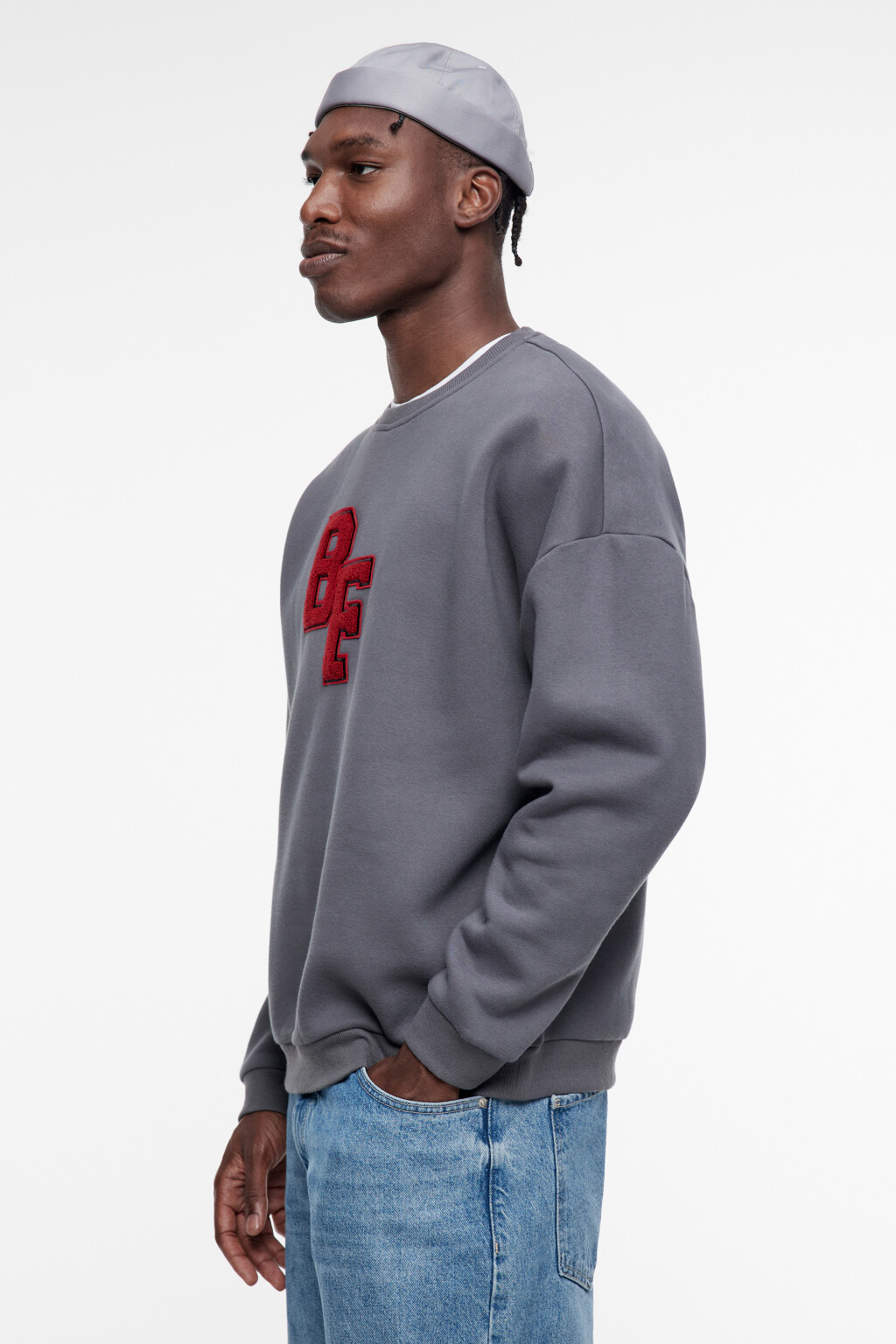 Свитшот свободный утепленный с принтом-надписью - цвет серый - 4