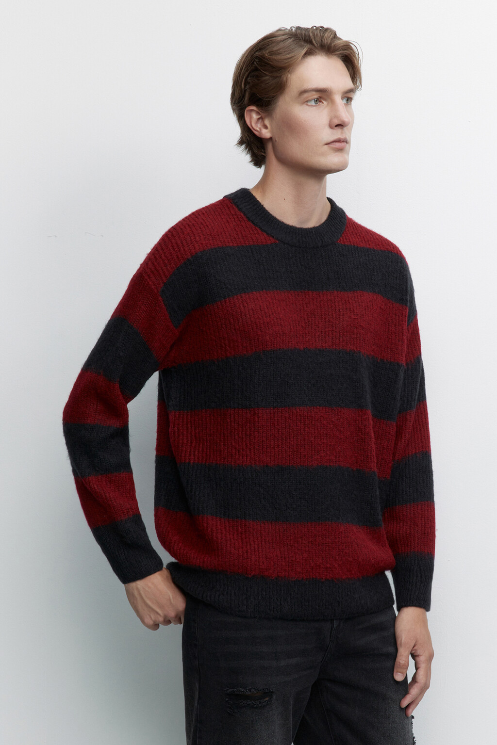 Свитер oversize вязаный пушистый в полоску - цвет черный - 3