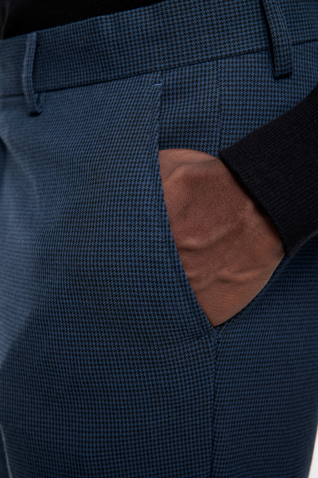 Брюки зауженные костюмные со средней посадкой - цвет черный - 6