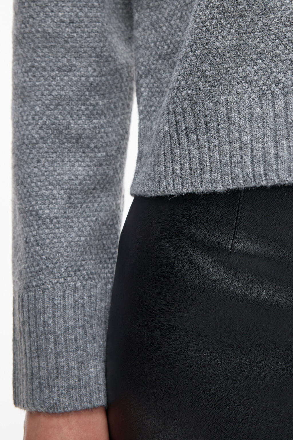 Джемпер вязаный ажурный с воротником-поло - цвет серый - 7