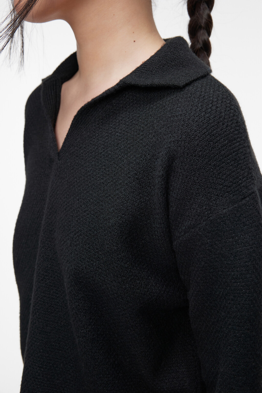 Джемпер вязаный ажурный с воротником-поло - цвет черный - 5