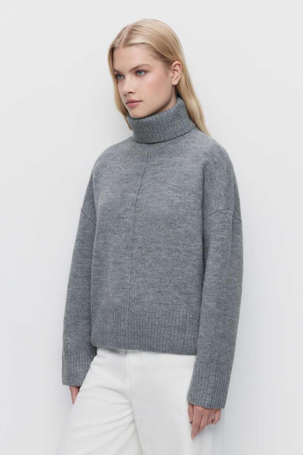 Свитер oversize вязаный с высоким воротником - цвет серый - 3