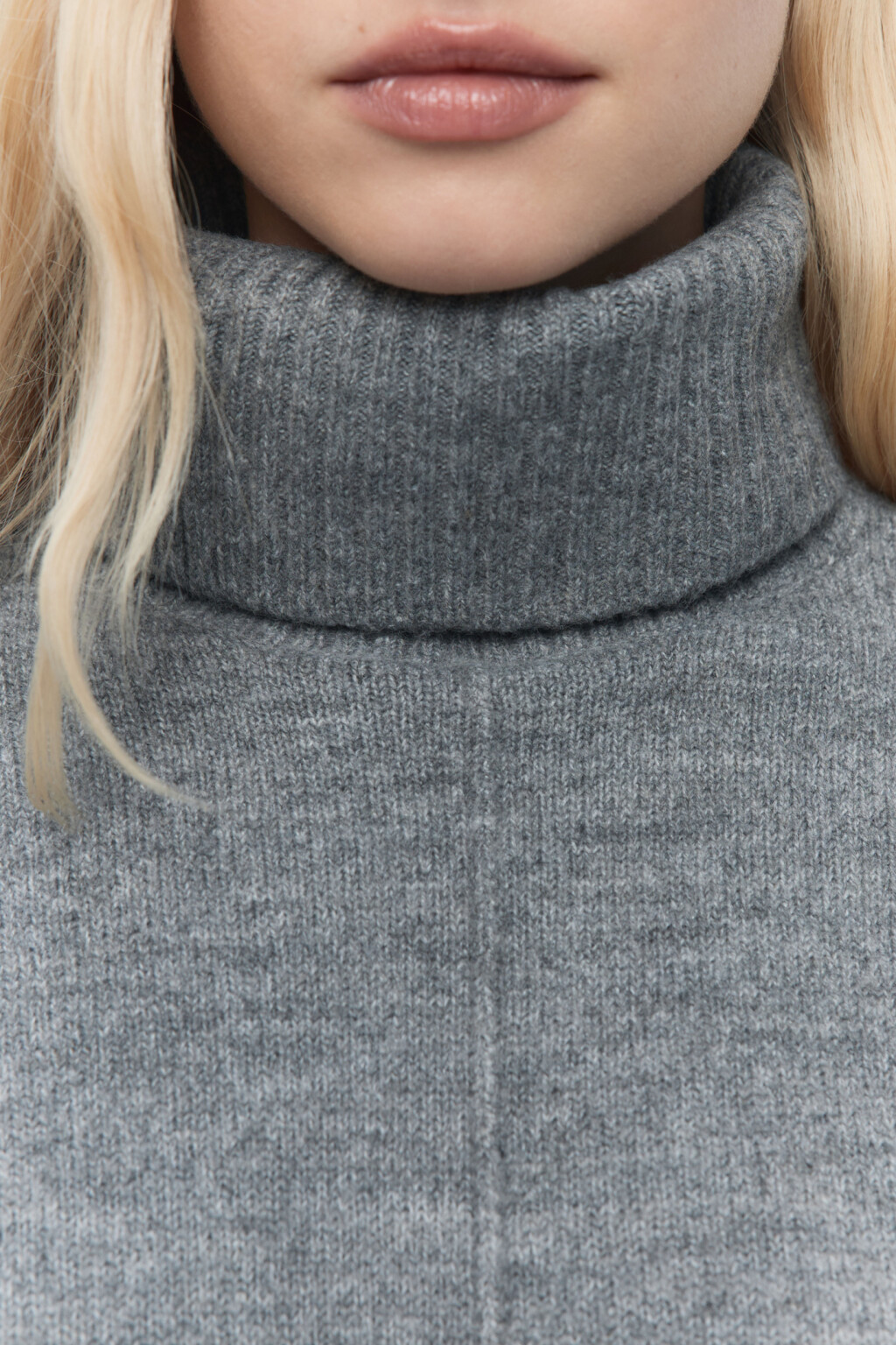 Свитер oversize вязаный с высоким воротником - цвет серый - 6