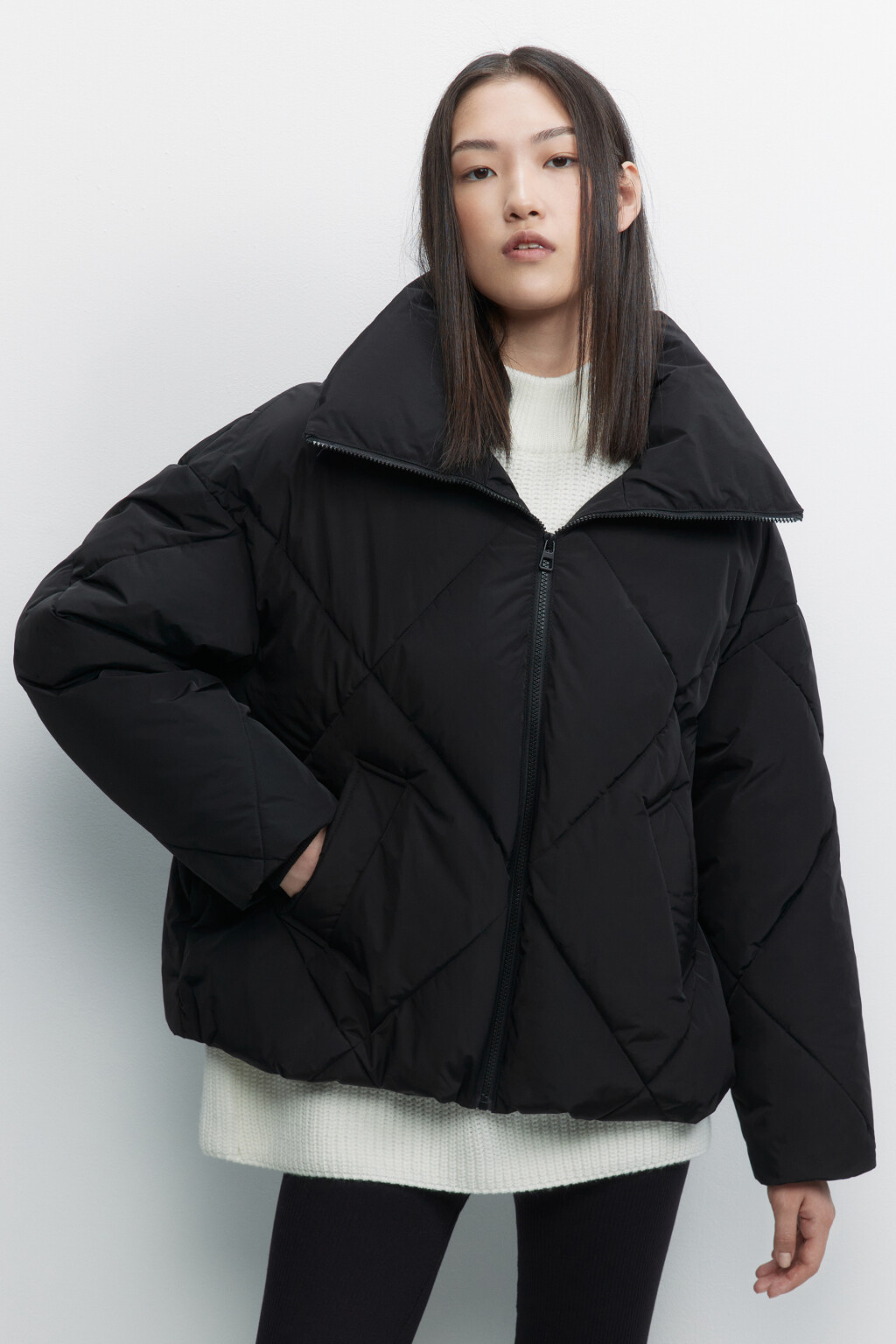Куртка стеганая утепленная с высоким воротником-стойкой - цвет черный - 2