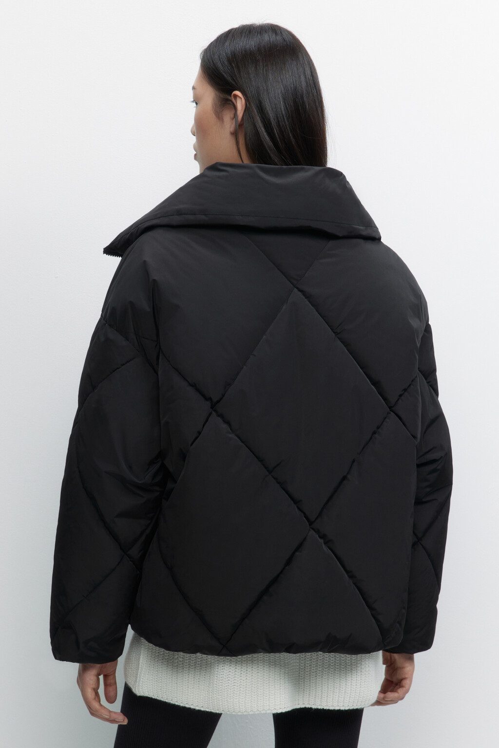 Куртка стеганая утепленная с высоким воротником-стойкой - цвет черный - 4