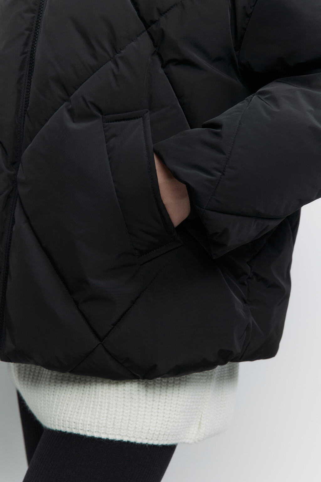 Куртка стеганая утепленная с высоким воротником-стойкой - цвет черный - 6