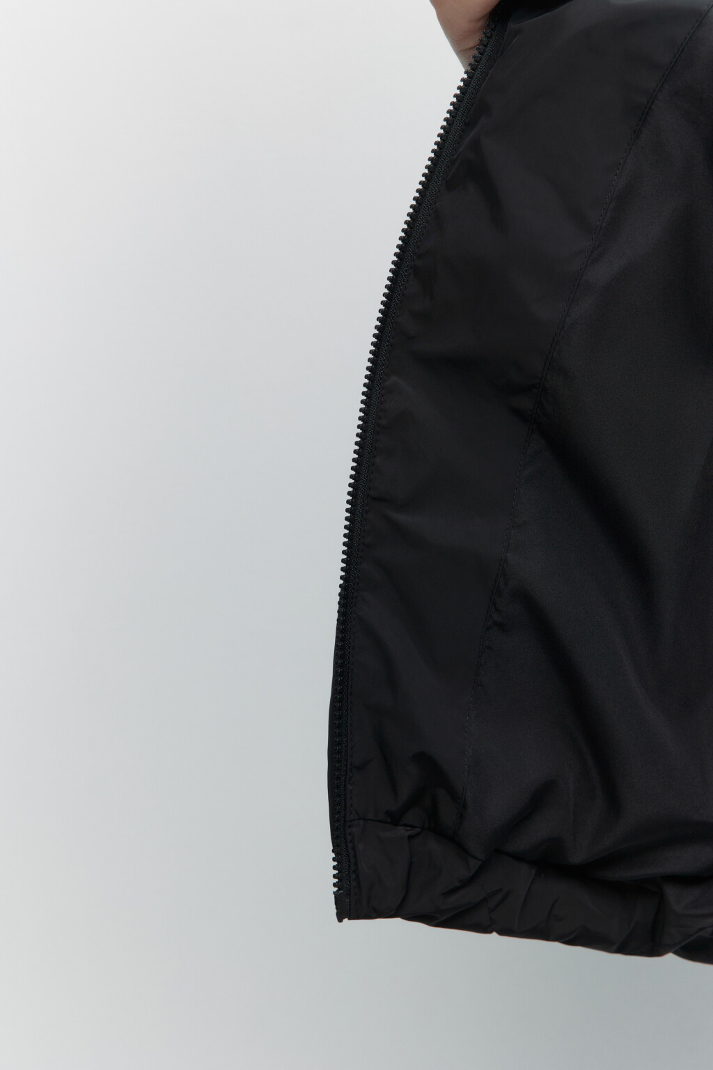 Куртка стеганая утепленная с высоким воротником-стойкой - цвет черный - 7