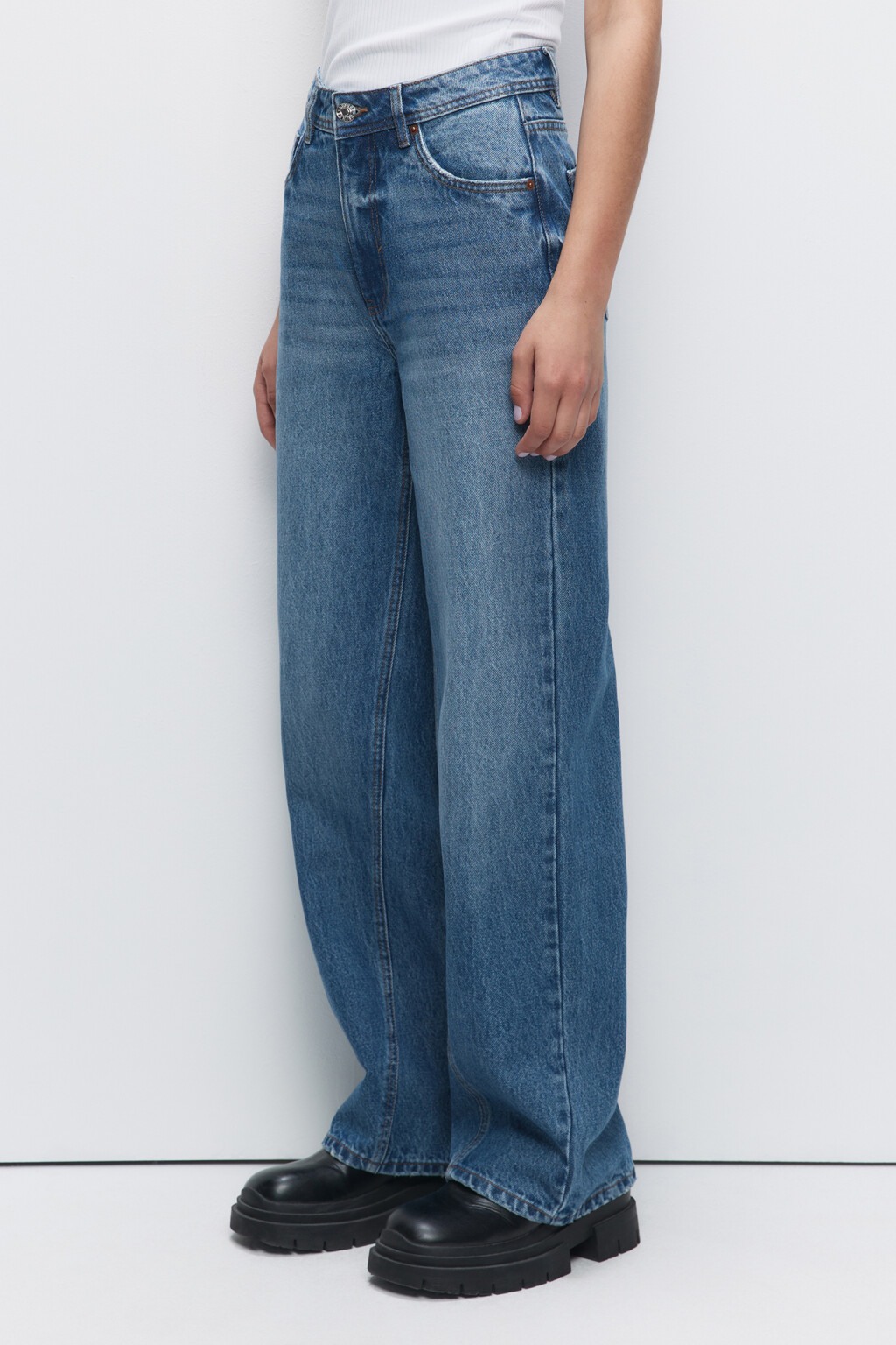 Джинсы wide широкие с перекрученным швом - цвет голубой - 2