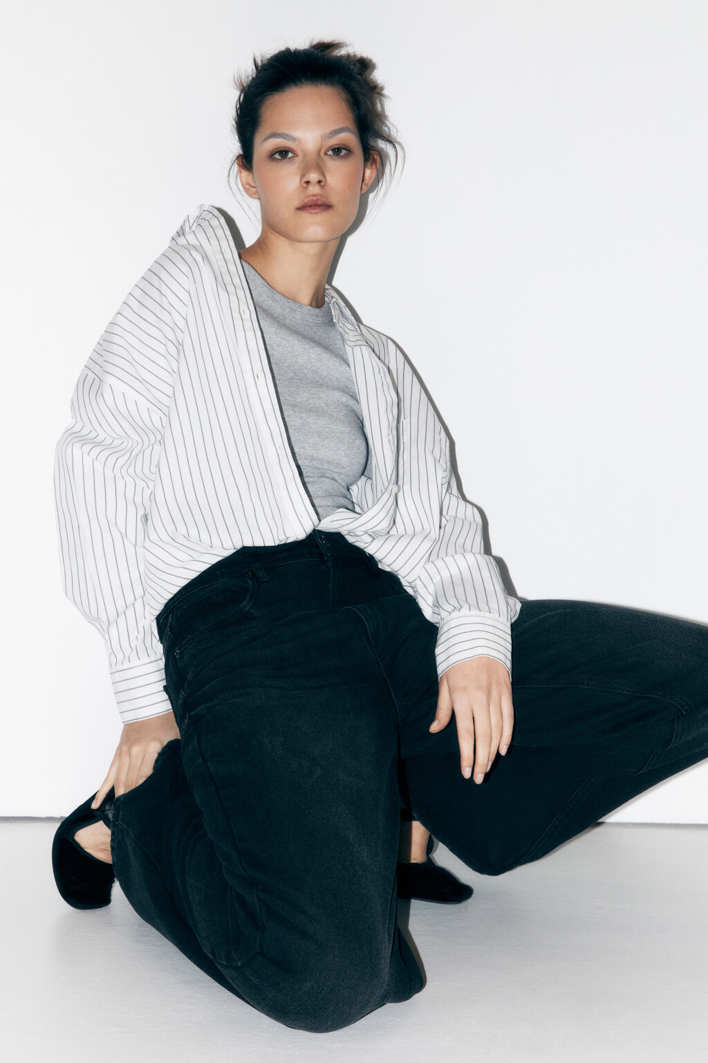 Джинсы wide широкие с перекрученным швом - цвет черный - 2