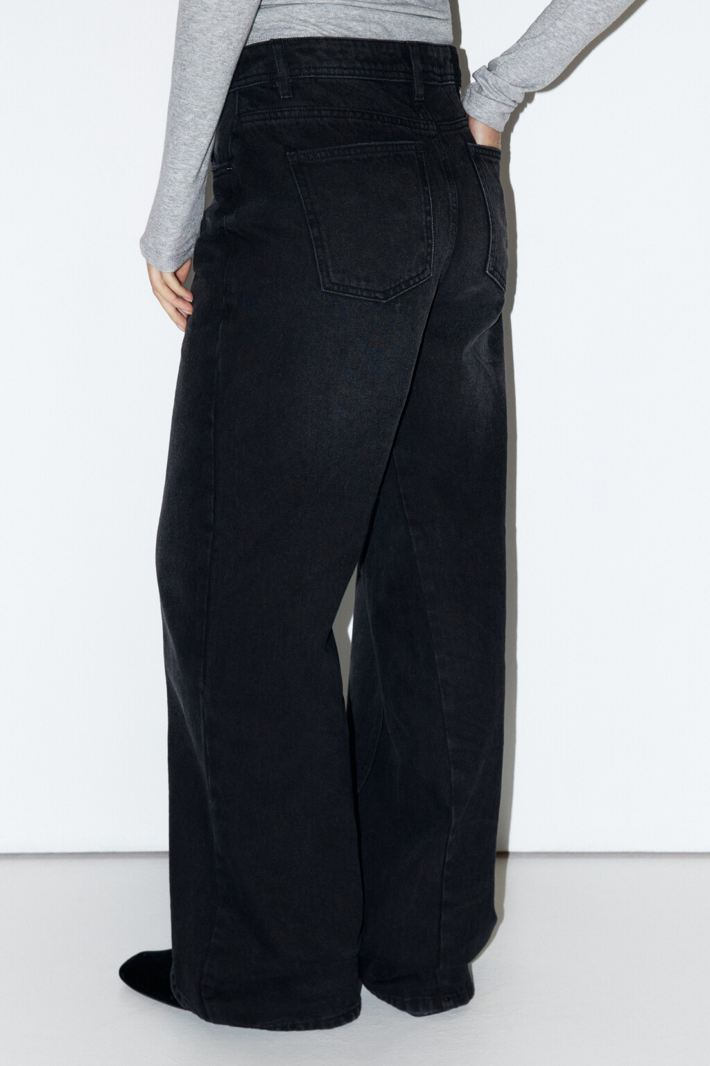 Джинсы wide широкие с перекрученным швом - цвет черный - 5