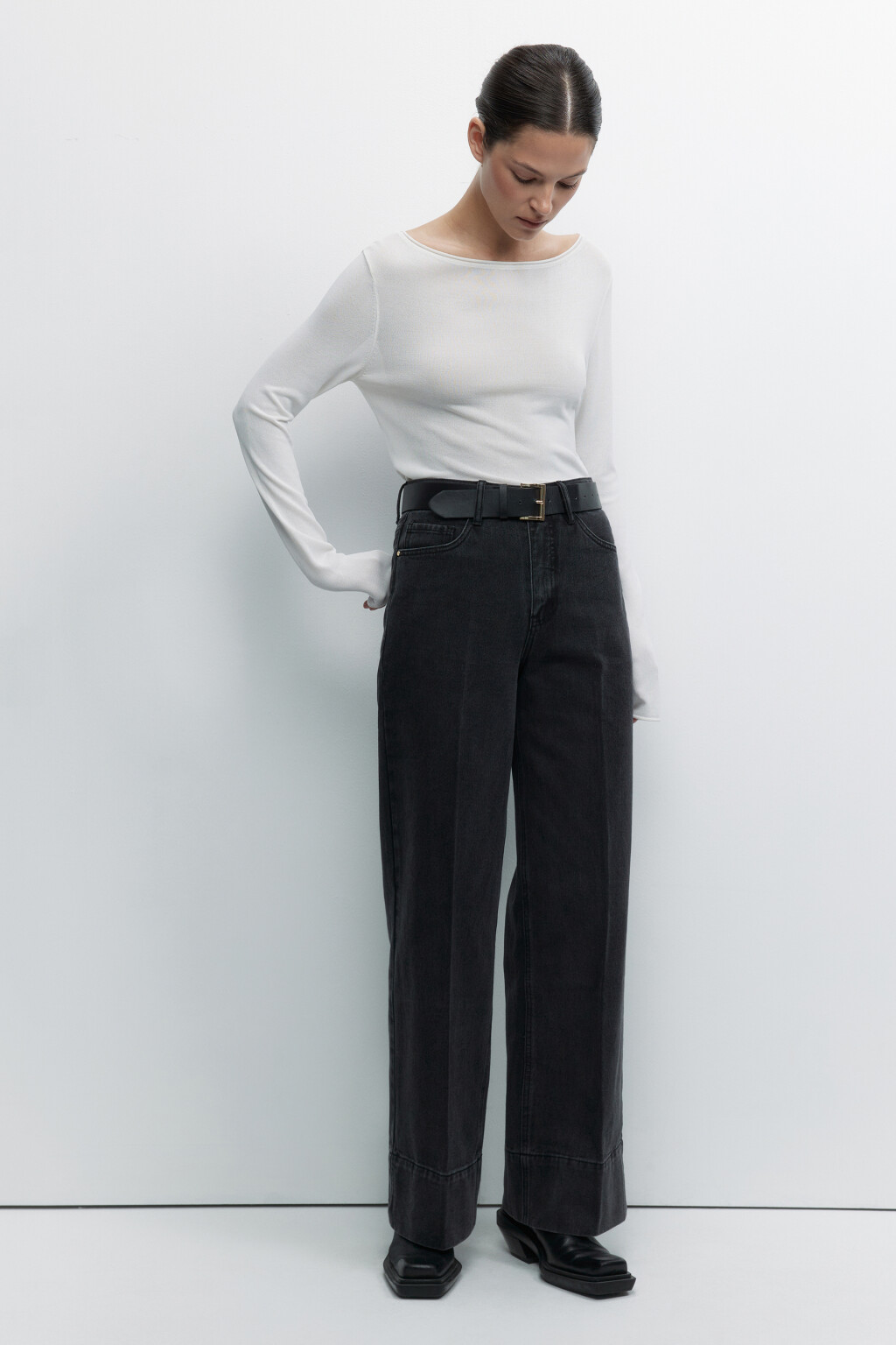 Джинсы широкие с высокой посадкой и ремнем из искусственной кожи - цвет серый - 5