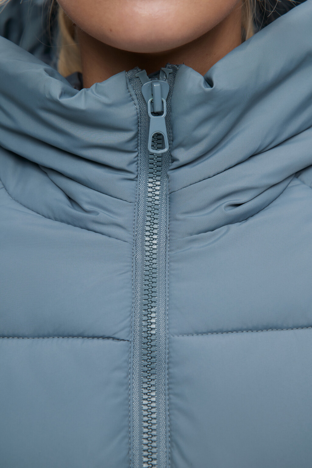 Пальто длинное стеганое утепленное с капюшоном - цвет зеленый - 5