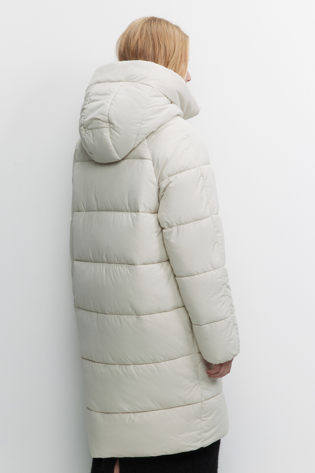 Пальто длинное стеганое утепленное с капюшоном - цвет молочный - 4