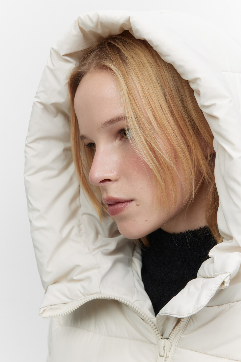 Пальто длинное стеганое утепленное с капюшоном - цвет молочный - 5