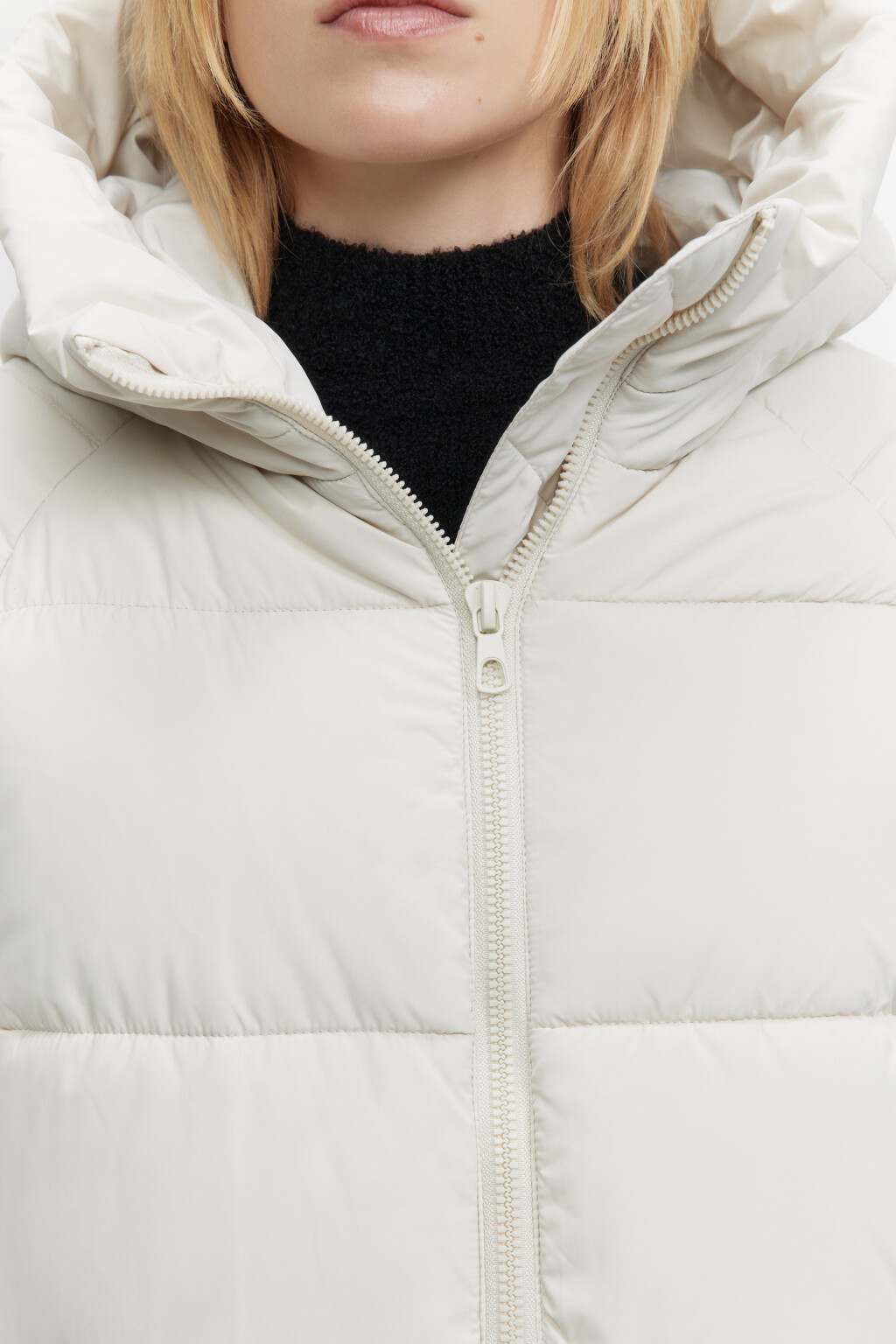 Пальто длинное стеганое утепленное с капюшоном - цвет молочный - 6