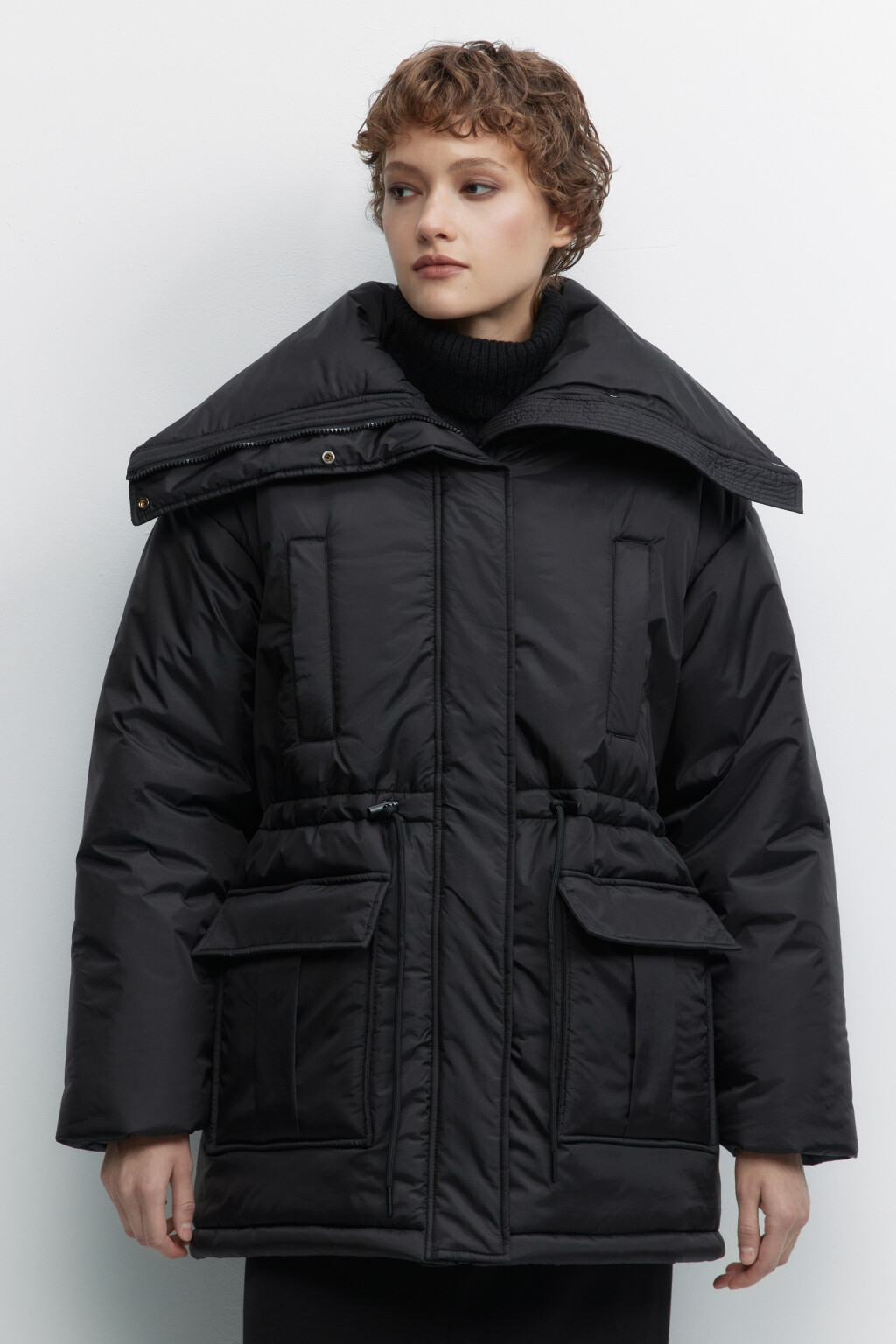 Куртка из плащевой ткани с широким воротником - цвет черный - 2