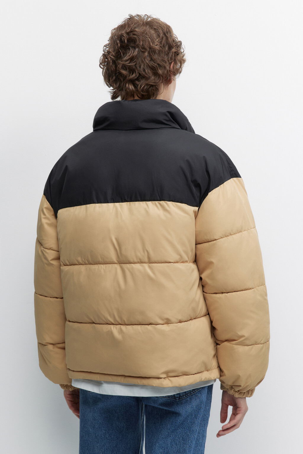 Куртка-пуховик короткая стеганая с воротником-стойкой - цвет бежевый - 3
