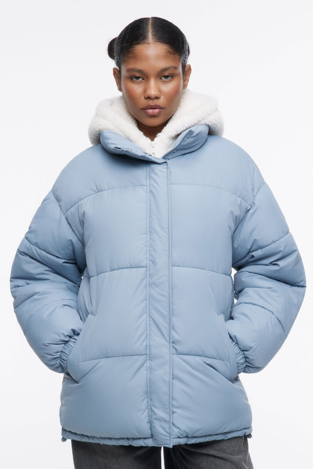 Куртка стеганая с капюшоном из искусственного меха - цвет голубой - 1