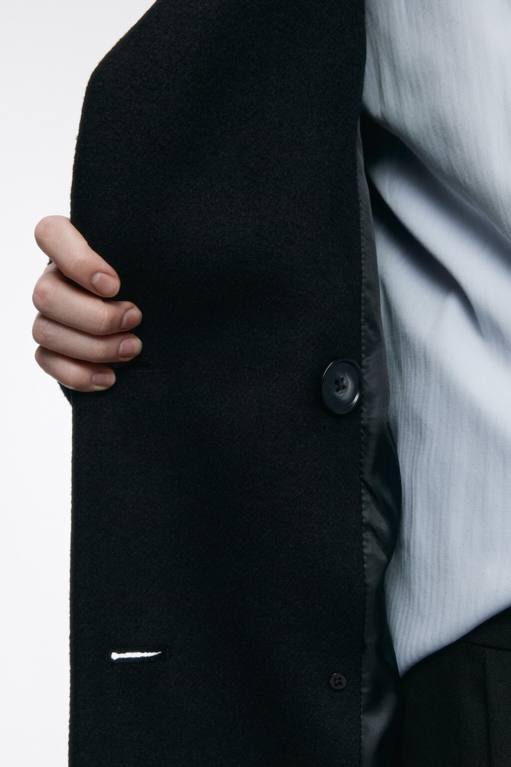 Пальто длинное двубортное из шерстяной ткани - цвет черный - 10