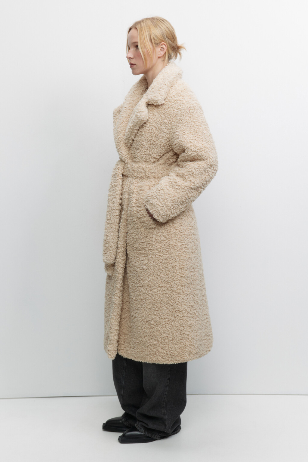 Шуба-тедди из искусственного меха с поясом - цвет бежевый - 4