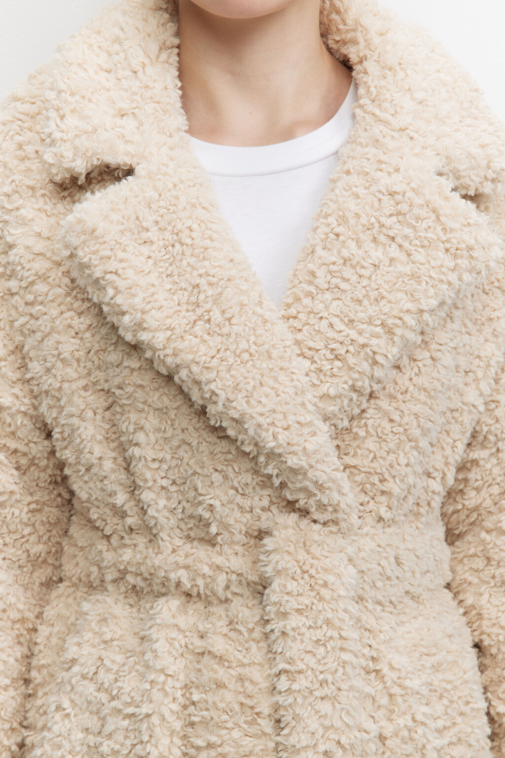 Шуба-тедди из искусственного меха с поясом - цвет бежевый - 6