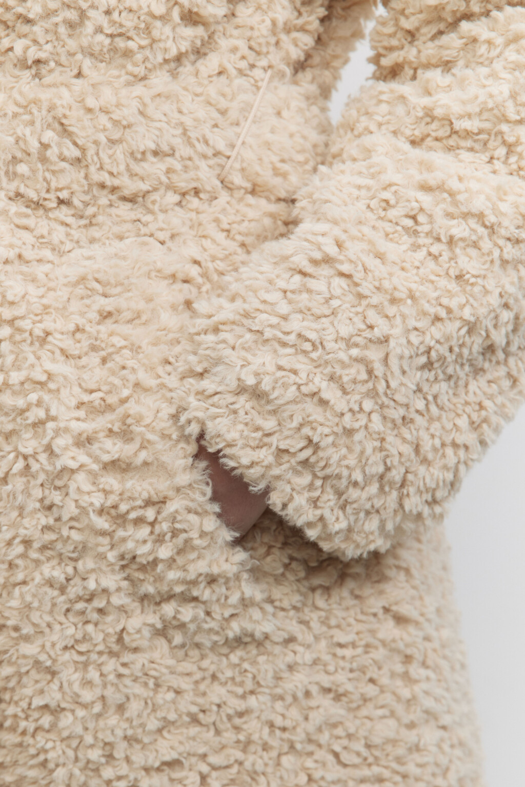 Шуба-тедди из искусственного меха с поясом - цвет бежевый - 8