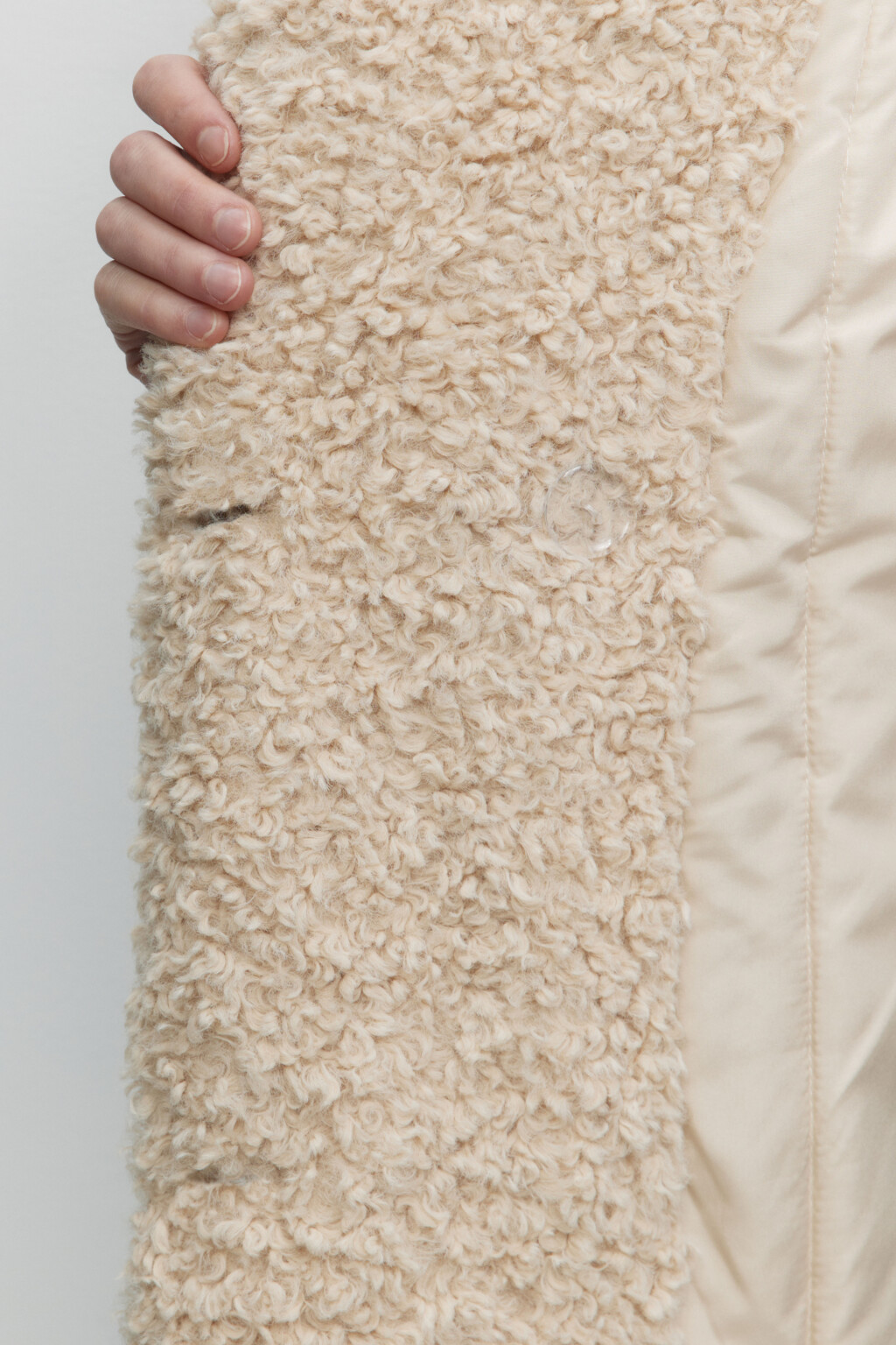 Шуба-тедди из искусственного меха с поясом - цвет бежевый - 9