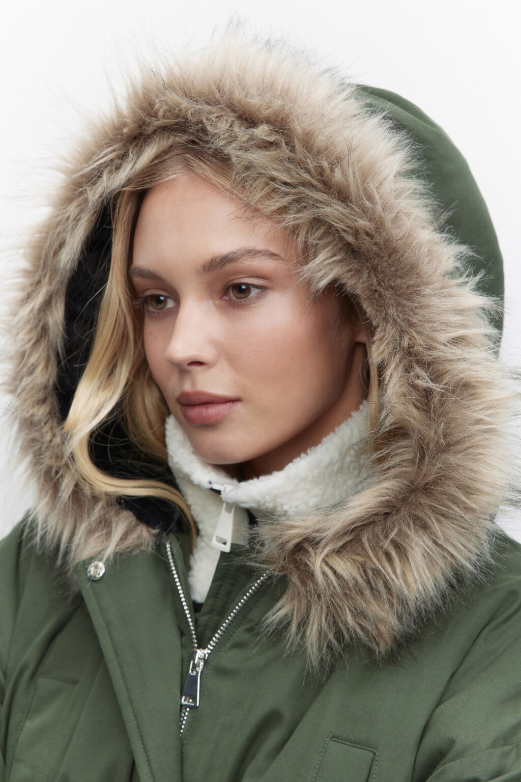 Куртка-парка длинная с опушкой и капюшоном - цвет зеленый - 6