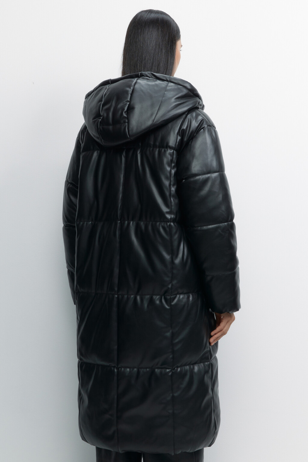 Куртка стеганая удлиненная с капюшоном - цвет черный - 4