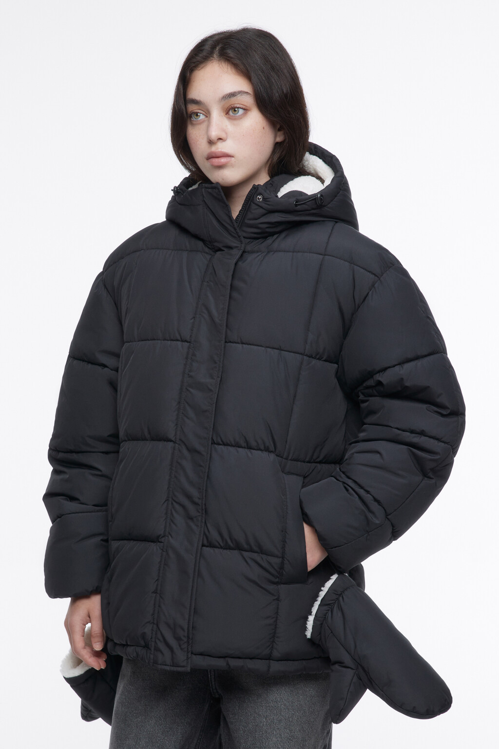 Куртка стеганая с капюшоном и варежками - цвет черный - 3