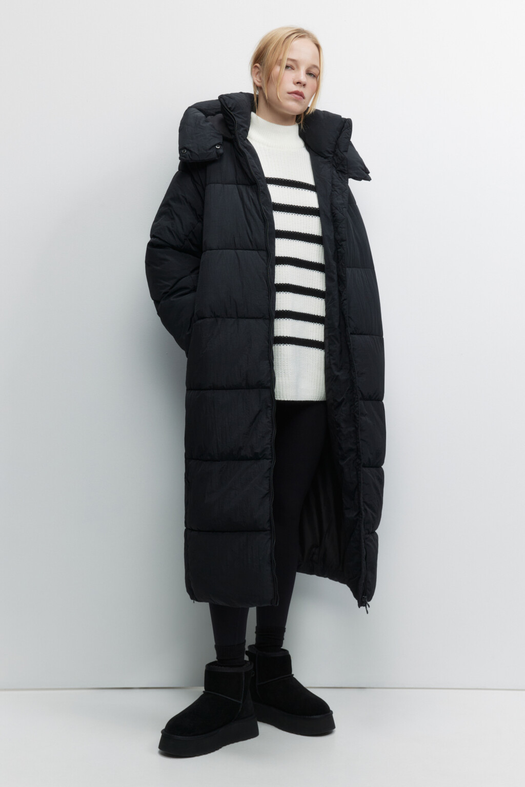Куртка длинная стеганая с капюшоном - цвет черный - 1
