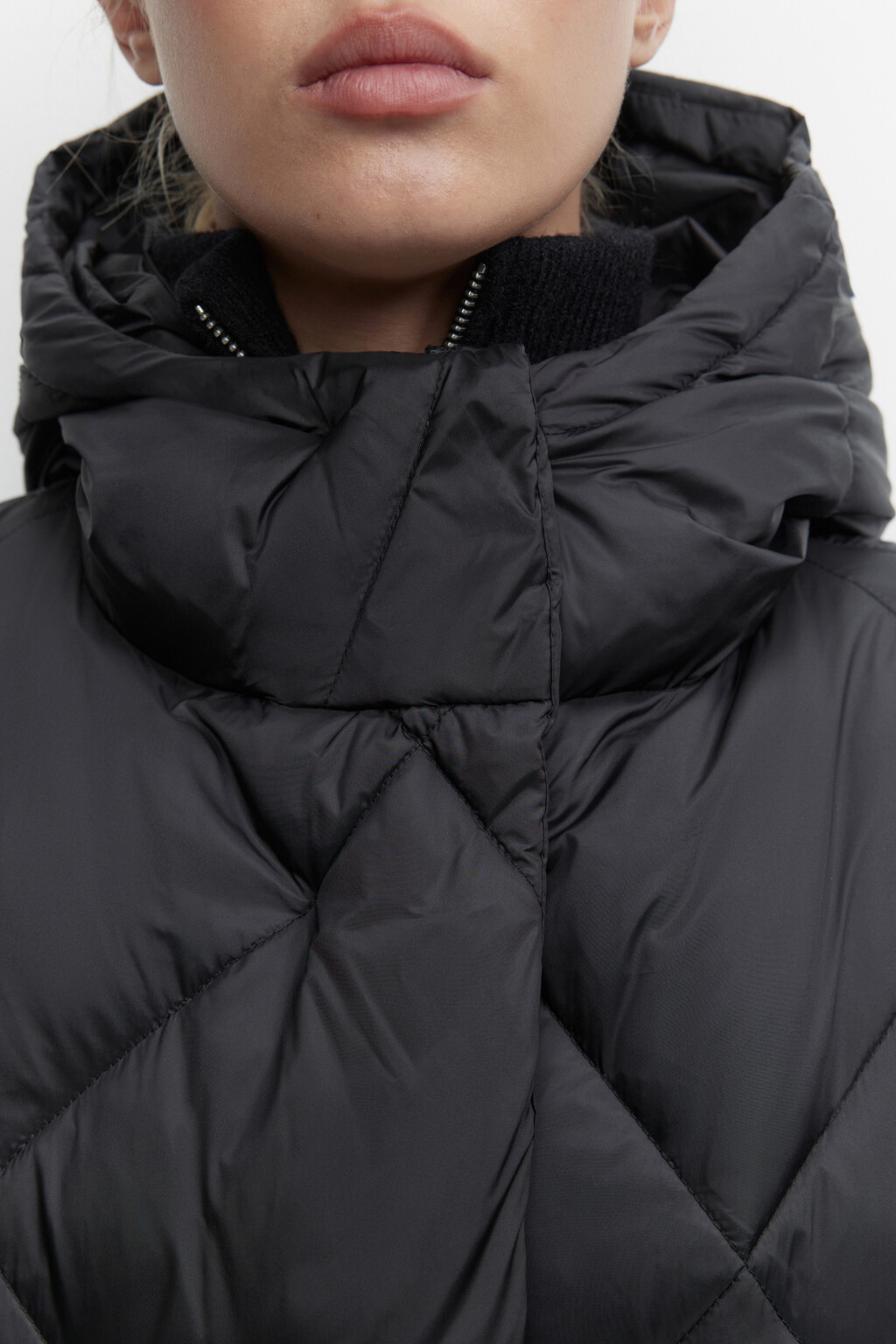 Пуховик удлиненный на натуральном утеплителе - цвет черный - 5