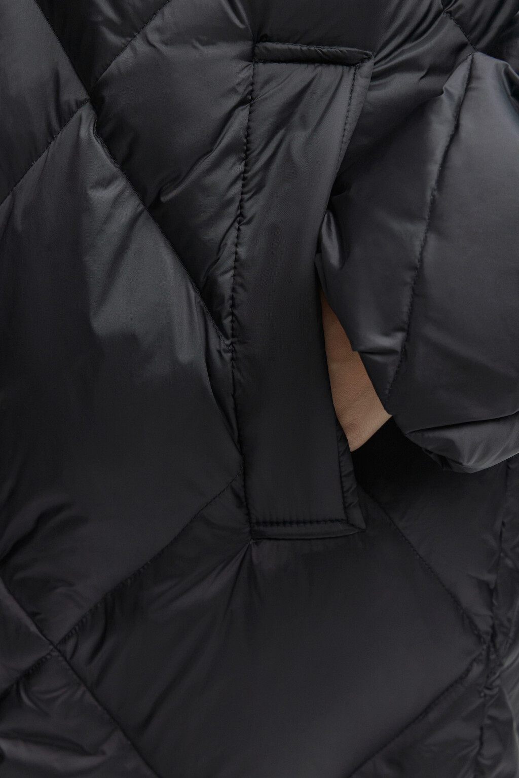 Пуховик удлиненный на натуральном утеплителе - цвет черный - 6